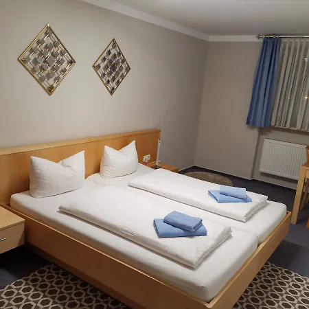 Aris Rooms-2